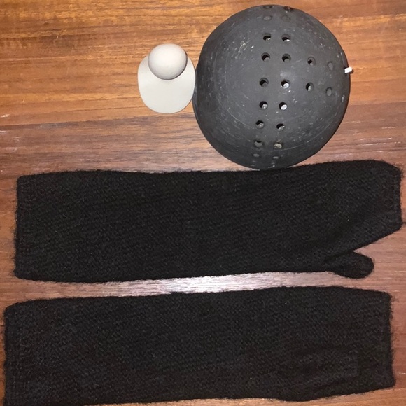 Lost & Found Ría Dunn mitten glove - Picture 2 of 3